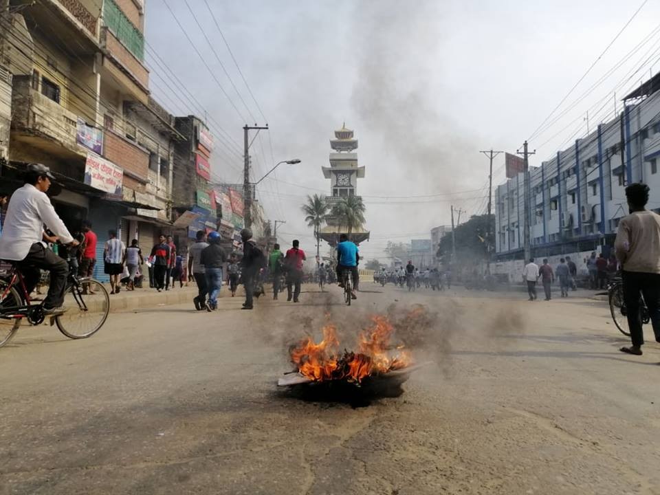 परीक्षा स्थगित निर्णयको विरोधमा प्रदेश २ का जिल्लाहरुमा तनाब