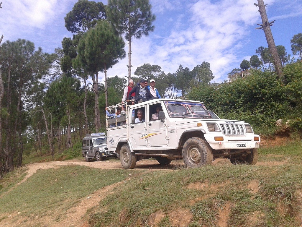 कच्ची बाटोका नाममा महङ्गो भाडा असुल्द जिप व्यवसायी