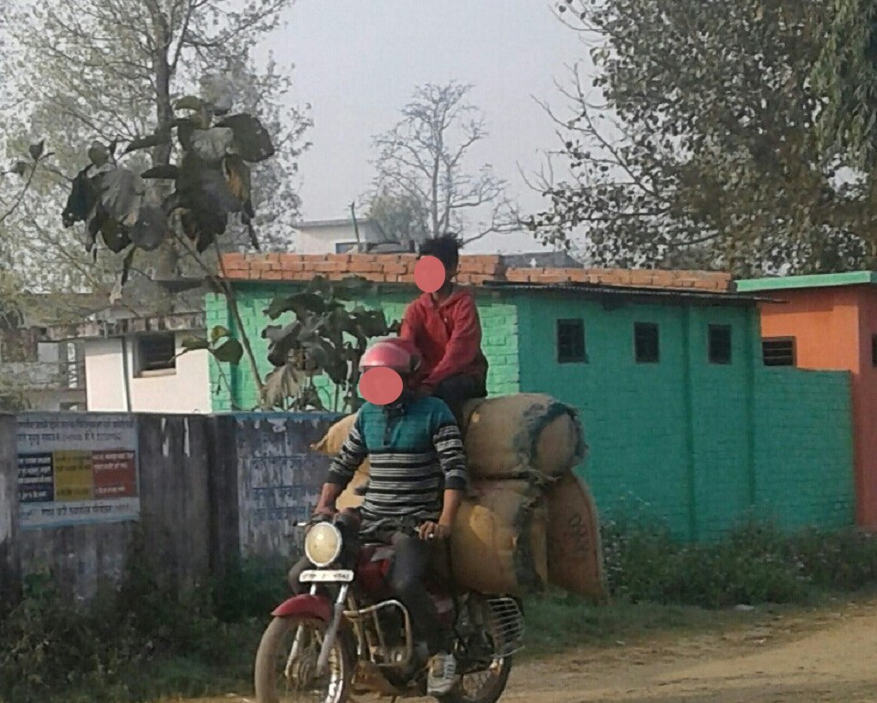 चौबिसै घण्टा सुरक्षाकर्मी खटिदाँ पनि टीकापुरको सीमामा तस्करी रोकिएन्