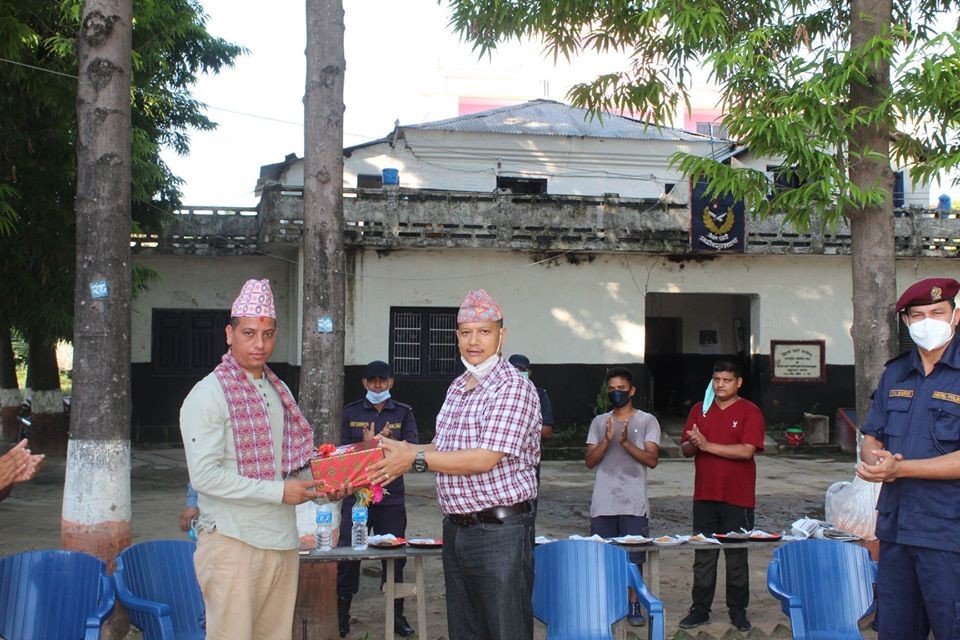 काठमाडौं सरुवा भएका जिल्ला प्रहरी कार्यालय कैलालीका डिएसपीको बिदाई