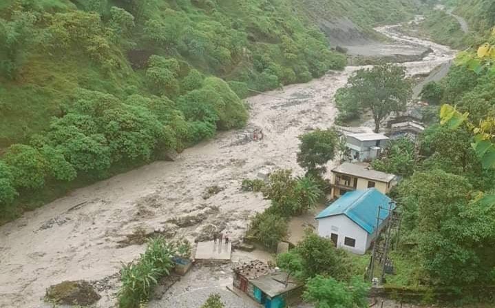 बाढीपहिरोले आठ जलविद्युत् आयोजनामा क्षति