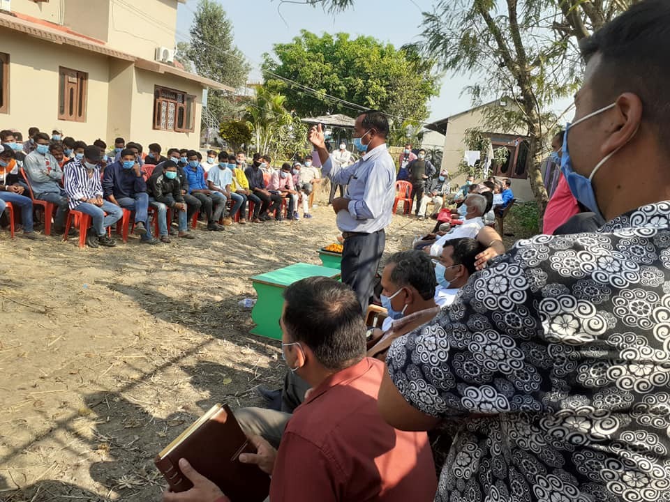 कैलालीमा विभिन्न पार्टी समर्थक ब्यक्तिहरु नेकपामा प्रवेश