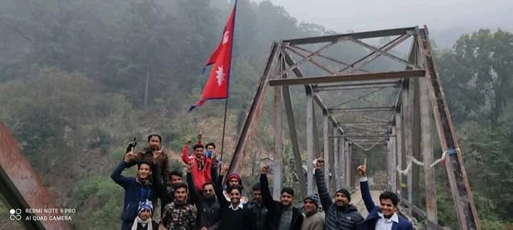 गोदावरीमा सुदूरपश्चिम प्रदेशकै सबैभन्दा अग्लो नेपालको झण्डा राखियो