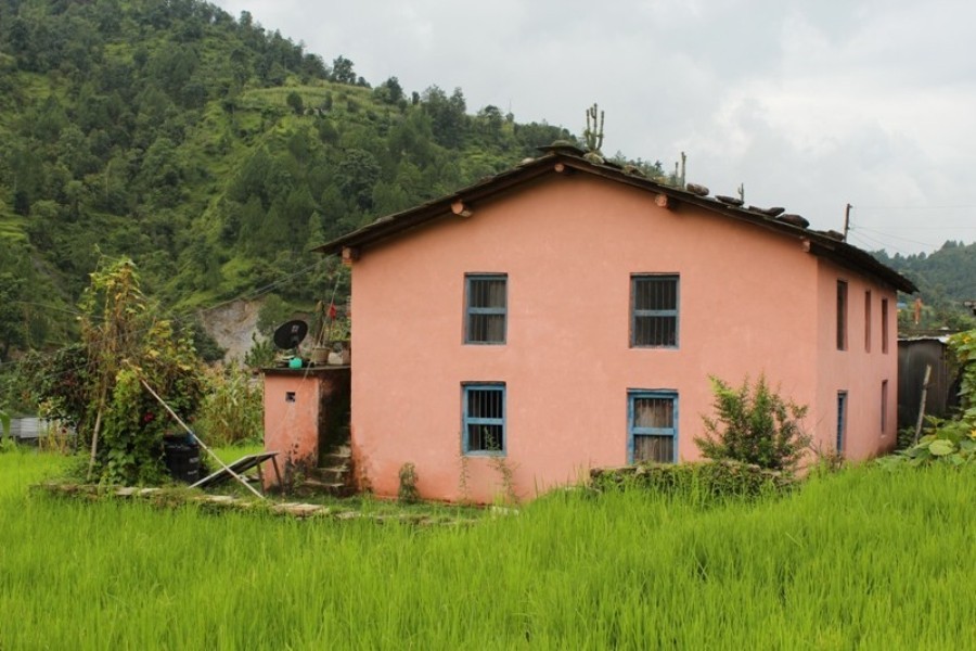 कर्मचारी नहुँदा  इलाका प्रशासनको सेवा ठप्प , सेवाग्राहीलाई  निकै सास्ती