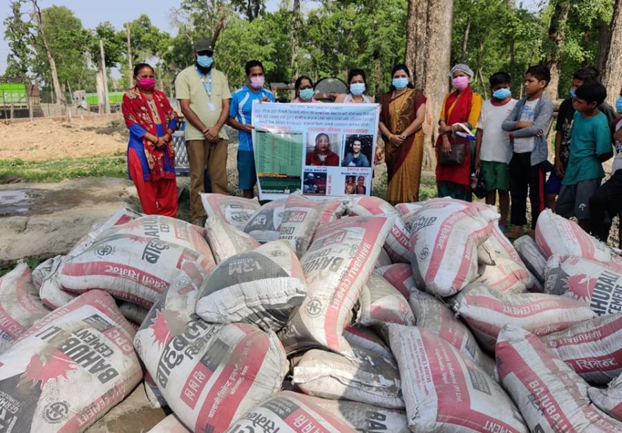 महिला तथा बालबालिका सेफ हाउसको भबन निर्माणको लागी सिमेन्ट सहयोग