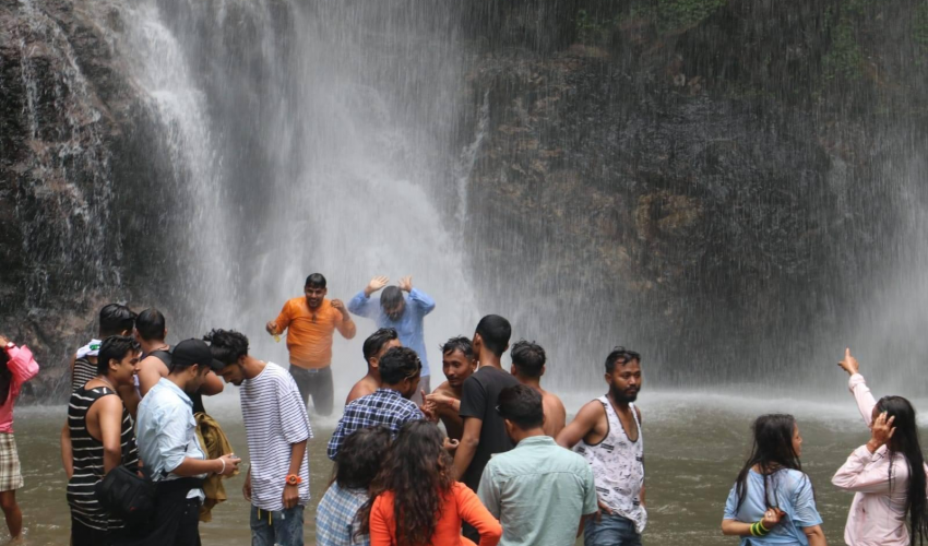 डोटीको 'छहरा झरना' प्रवेश गर्न शुल्क निर्धारण