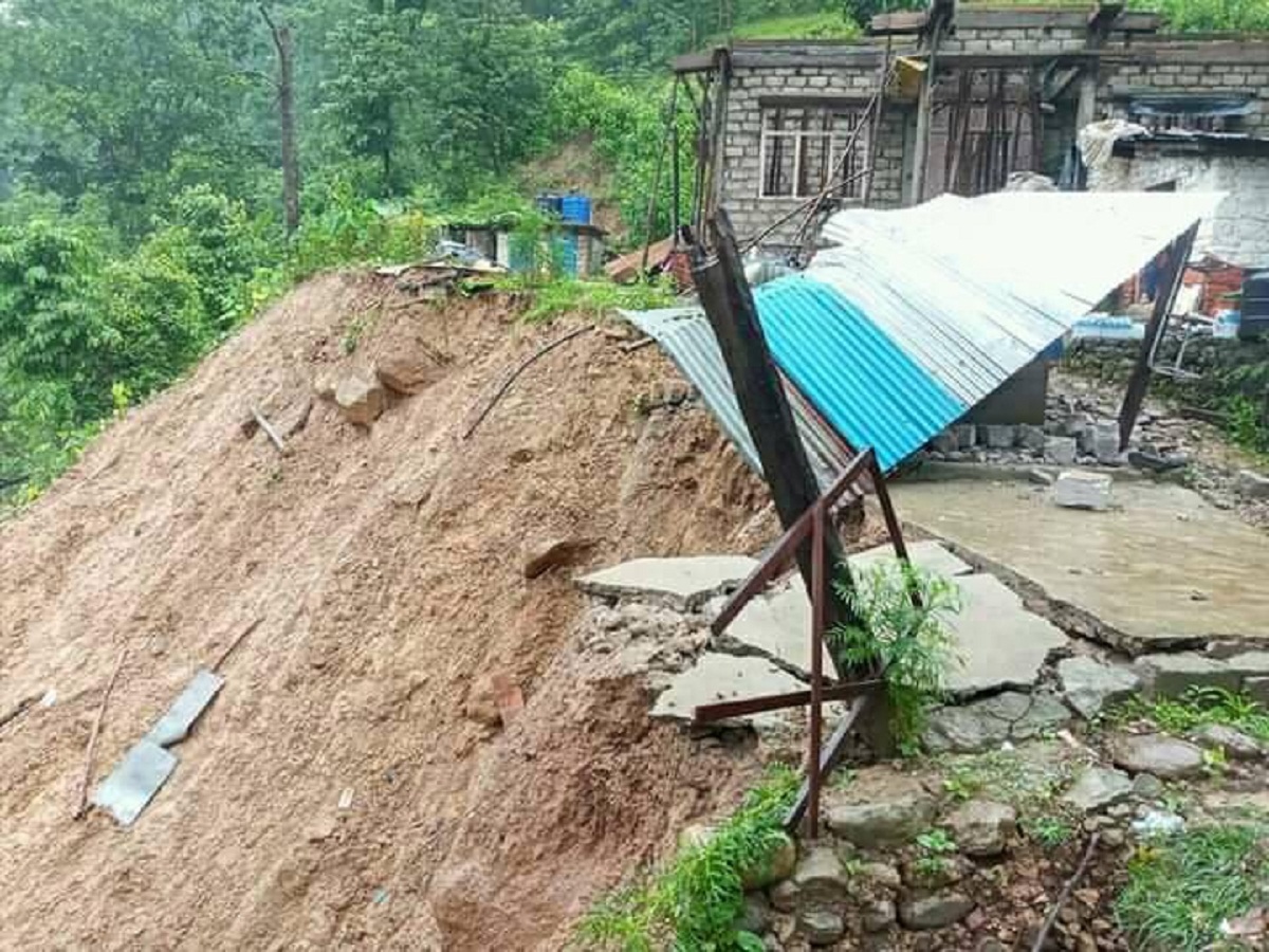 कैलालीमा बाढी पहिरोको वितण्ड : एक जनाको मृत्यु , २ जना घाईते , १६० बढी घर डुबानमा