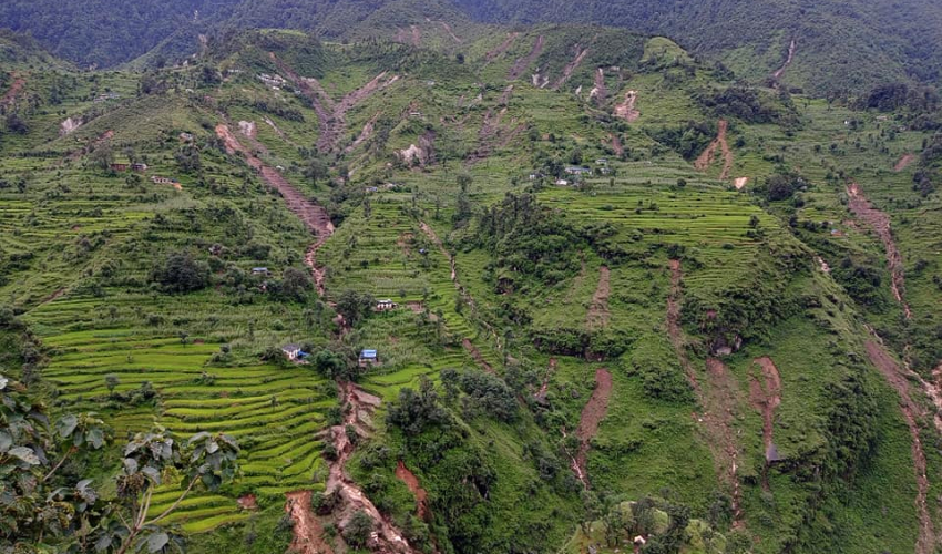 दार्चुलाको दुहुँमा बाढीपहिरोः अन्धकारमय गाउँमा खाद्यान्न संकट