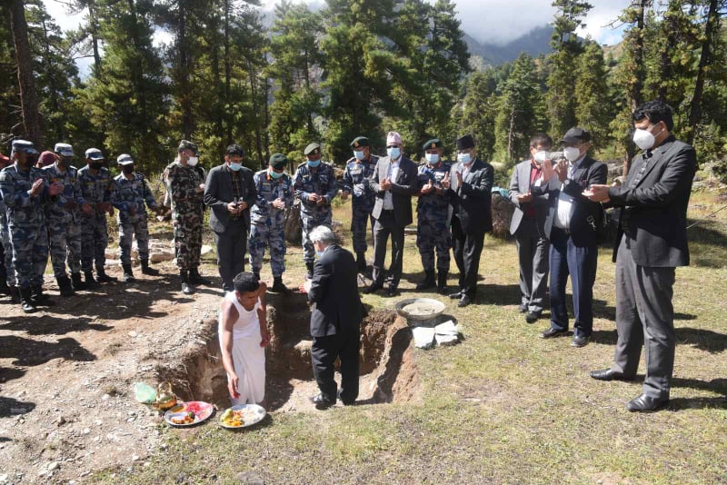 छाङ्गरुमा सशस्त्रको भवन: नौ महिनामा भुइँतला मात्रै