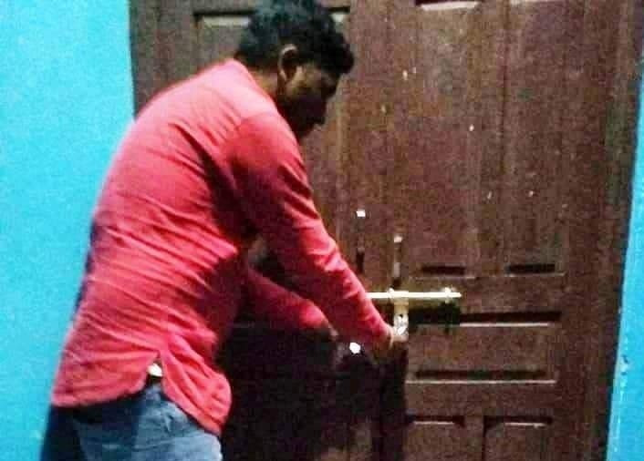 डडेल्धुरा अजयमेरु गाउँपालिकाको वडा कार्यालयमा लगाएको ताला खुल्यो