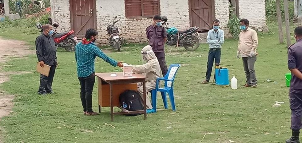 गोदावरी नगरपालिकामा भारतवाट आएका ७४ जनाको आरडिटी पोजेटिभ , पिसिआर परीक्षण बाकिँ