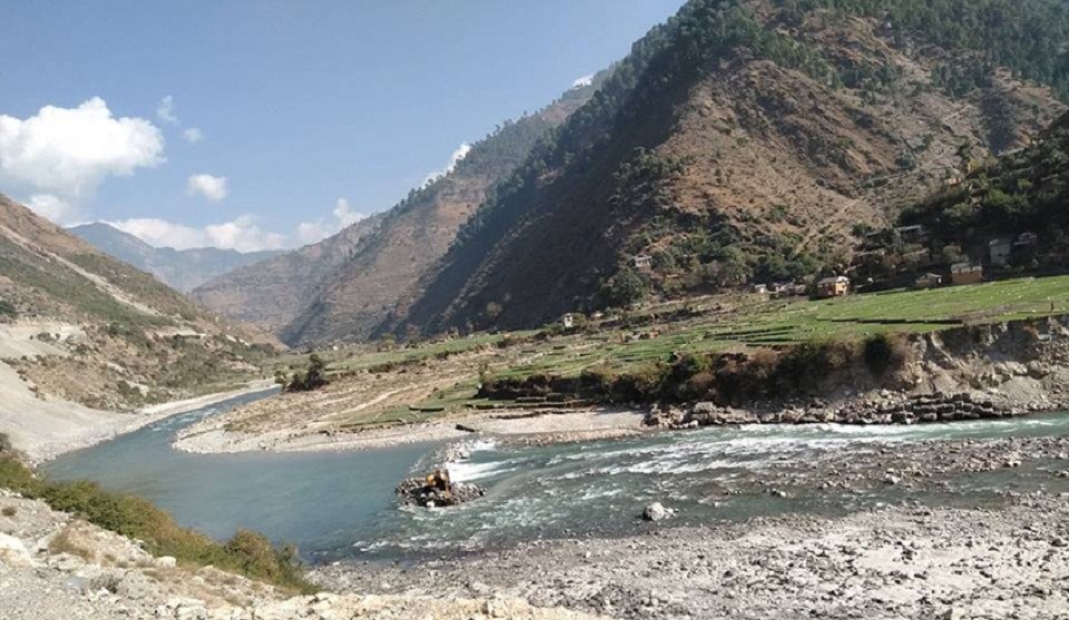 डोटीमा ३ बर्षमा बन्नुपर्ने पुलको पाँच वर्षमा पनि दश प्रतिशत मात्रै काम