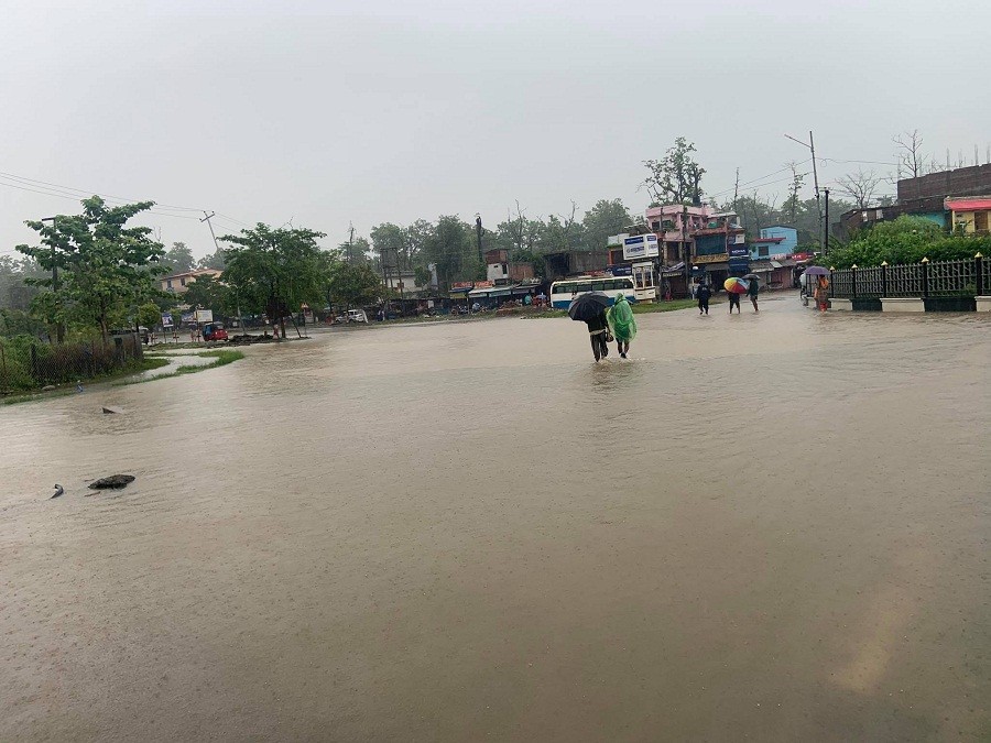 अबिरल बर्षापछि  कैलालीको अत्तरिया चोकको अबस्था फोटोमा हेर्नुस !