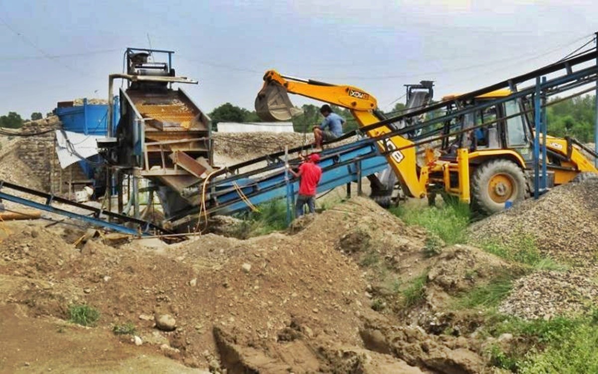 कैलाली र कञ्चनपुरमा अधिकांश क्रसर उद्योग  मापदण्ड विपरीत सञ्चालनमा