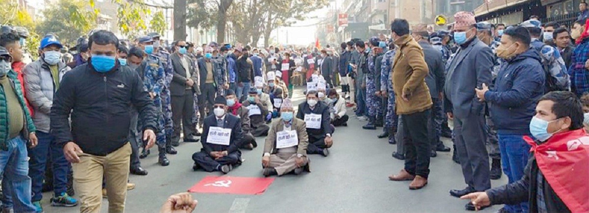 प्रचण्ड–माधव पक्षले केन्द्रीय कमिटीको बैठक बोलायो