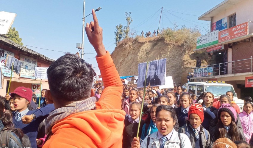 बैतडीमा किशोरी हत्या प्रकरण : बिधार्थीहरुद्वारा दोषीलाई कार्बाहीको माग