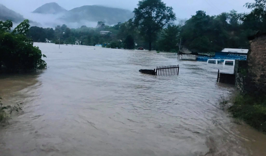 सुदूरपश्चिम प्रदेशमा मौसम खराब, उद्धारका लागि आएको हेलिकप्टर विमानस्थलमै