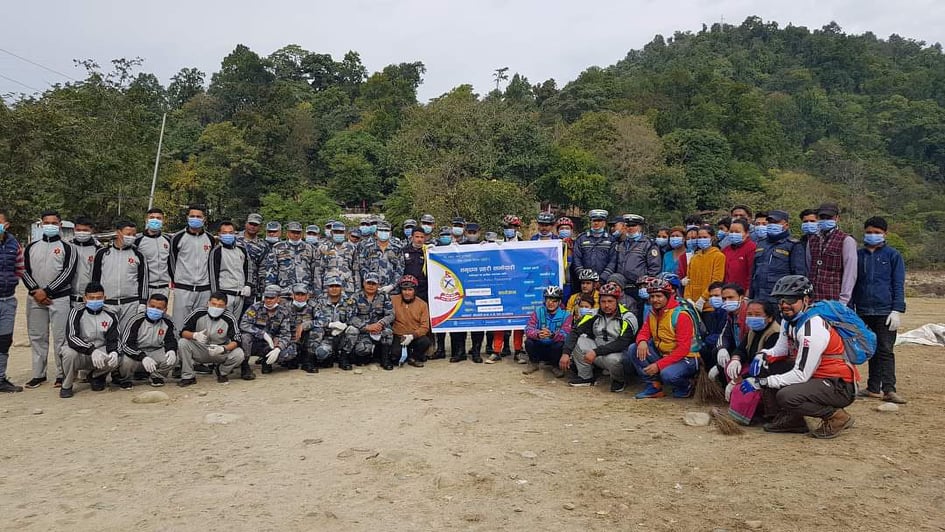 गोदावरी युवा क्लबको आयोजनामा गोदावरी धाममा बृहत सरसफाई 