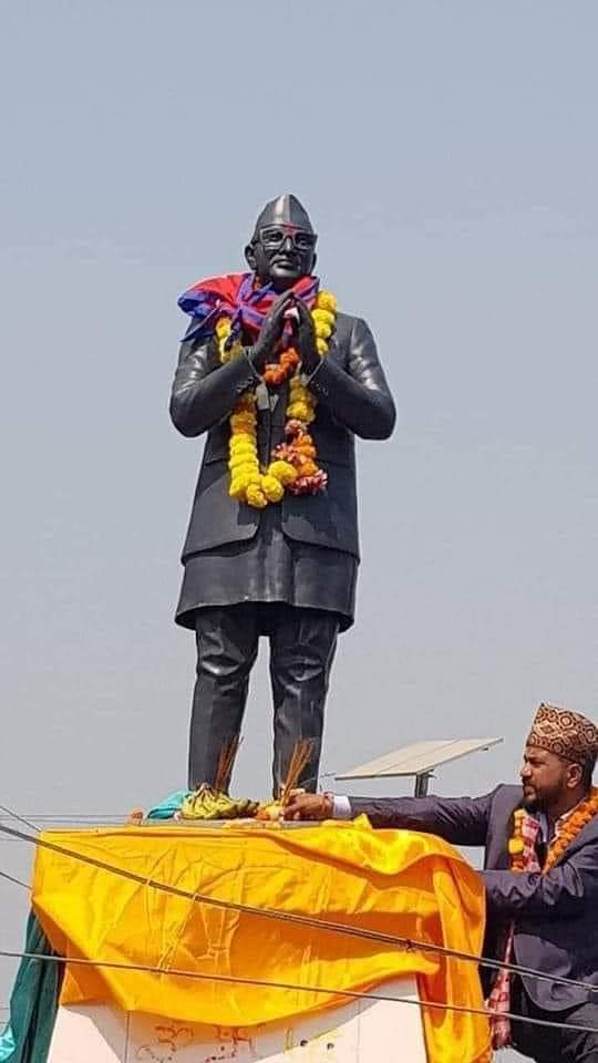 कैलालीको अत्तरिया चोकमा स्व. राजा महेन्द्र को सालिक राखेपछि सामाजिक संजालमा प्रशंसा