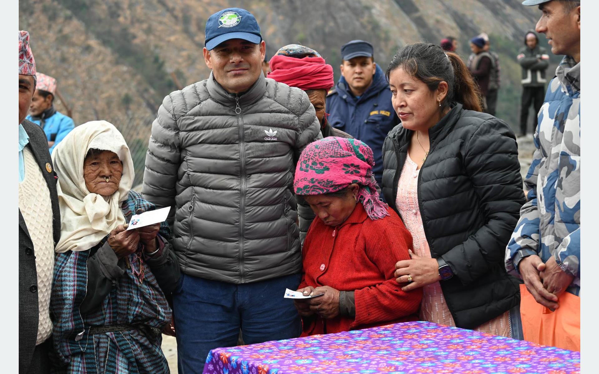 बझाङमा वृद्धभत्ता पाउने उमेरमा बल्ल नागरिकता , अब राज्यबाट पाउने सेवासुविधा प्राप्त गर्ने