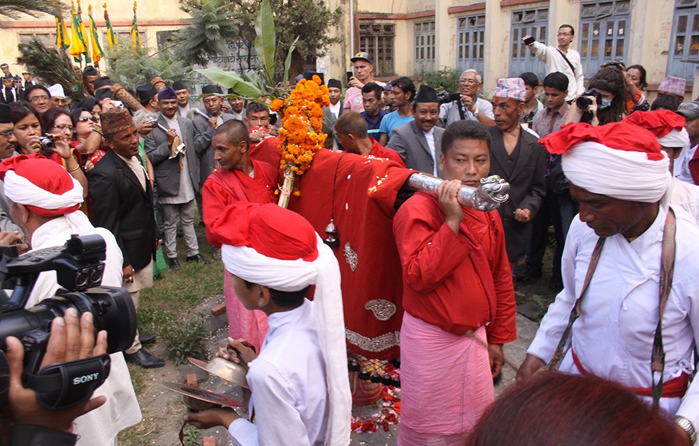 बडादशैको सातौ दिन आज घरघरमा फूलपाती भित्र्याइदै