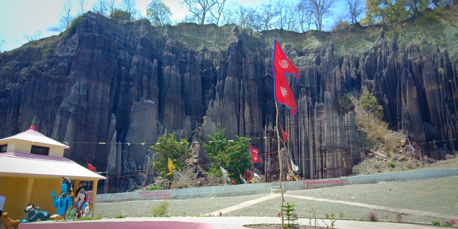 कञ्चनपुरको पर्यटकीय क्षेत्र लिङ्गेश्वरमा पूर्वाधार निर्माण गरिँदै