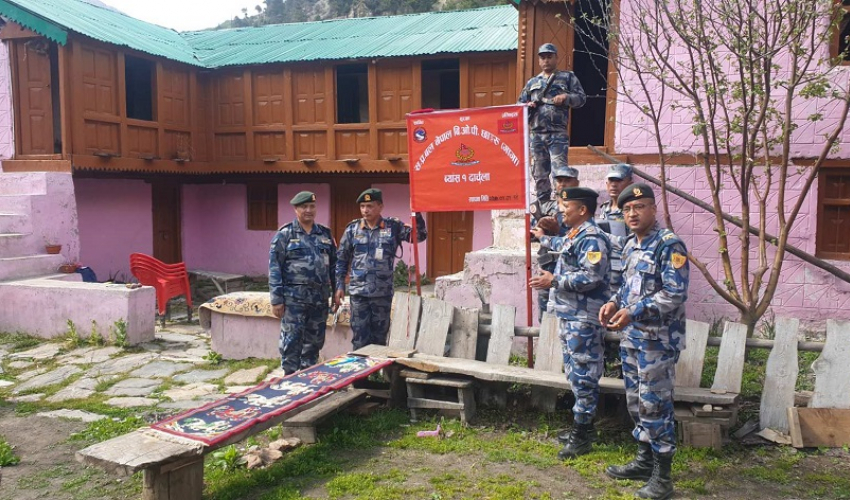 दार्चुलाको तिङ्कर छाया लेकका नेपाल प्रहरी बिना उज्यालो रात बिताउन बाध्य 