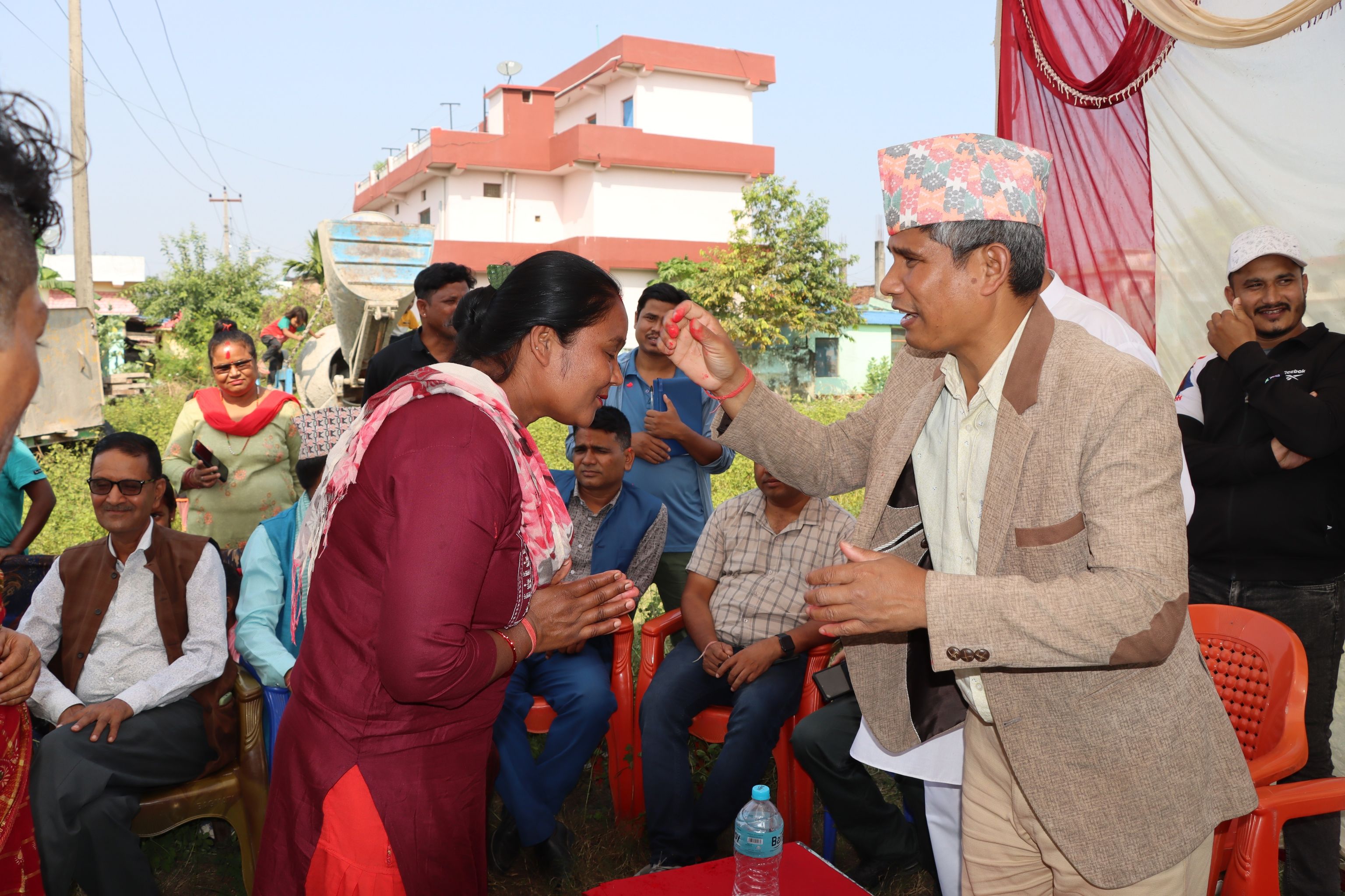 धनगढीमा सत्ता गठबन्धनका सचिव सहित २ सय जना एमाले प्रवेश