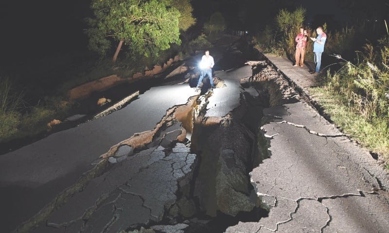 पाकिस्तानमा भूकम्पमा परिे मृत्यु हुनेको संख्या २५ पुग्यो