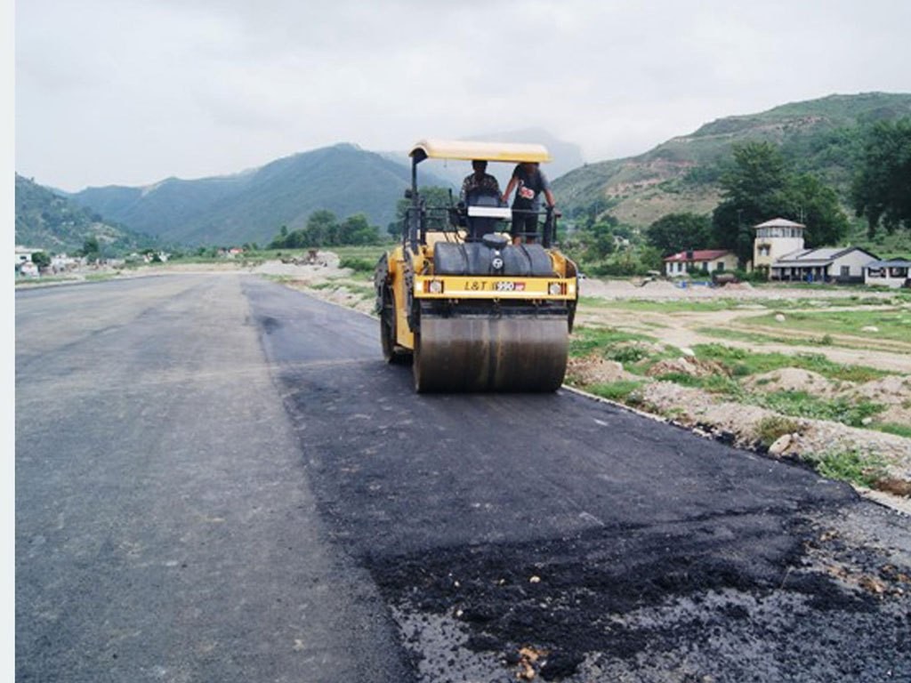 दिपायल विमानस्थल  कालोपत्रेको काम सम्पन्न