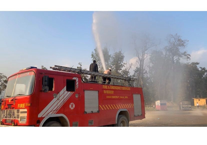 कोरना रोकथामको लागी  कैलालीको अत्तरिया बसपार्कमा स्प्रे !