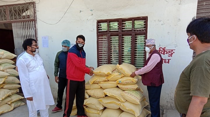 गोदावरी चेम्बर अफ कमर्सद्धारा नगरपालिकाको विपत कोषमा खाद्यान्य सहयोग