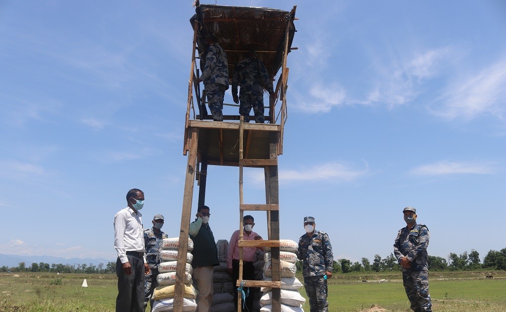 हावाहुरीले क्षति भएका सशस्त्र प्रहरीका चेकपोष्टको मर्मतमा सहयोग गर्ने नगरप्रमुख वडको प्रतिवद्धता