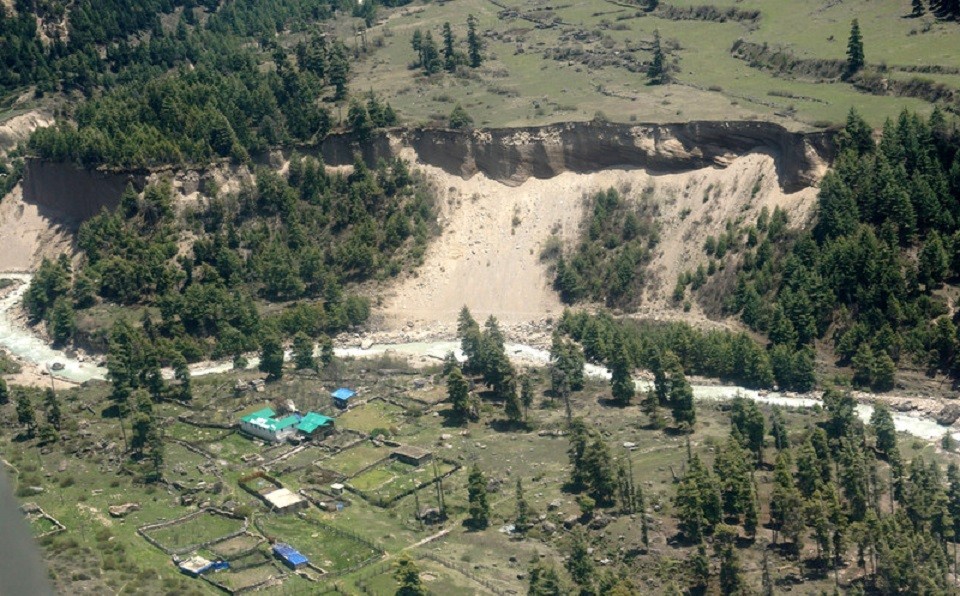 दार्चुलाको तिंकर र छारुङमा प्रहरी चौकी राखियो