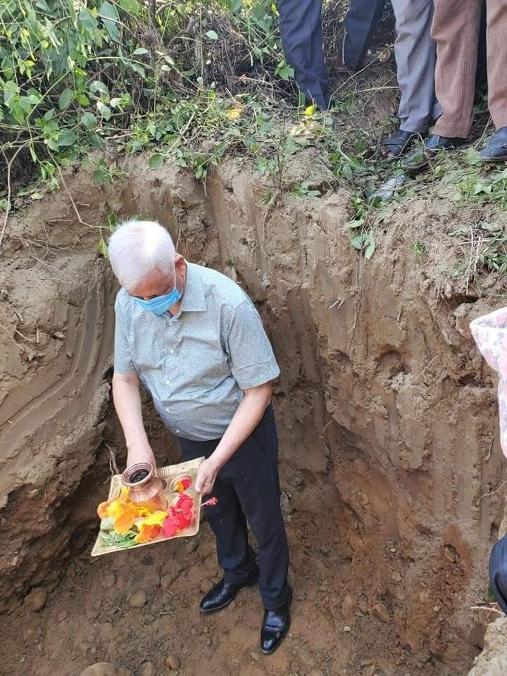 २०४७ सालदेखको हल्ला मै सिमिती रहेको कैलालीको गोदावरी चाक्लेखोला पुलको शिलान्यास