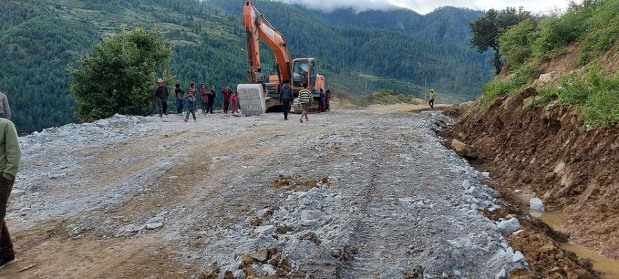 सडक पुगेसँगै  स्थानीय उत्पादन बिक्रीमा सहज हुने  विश्वास