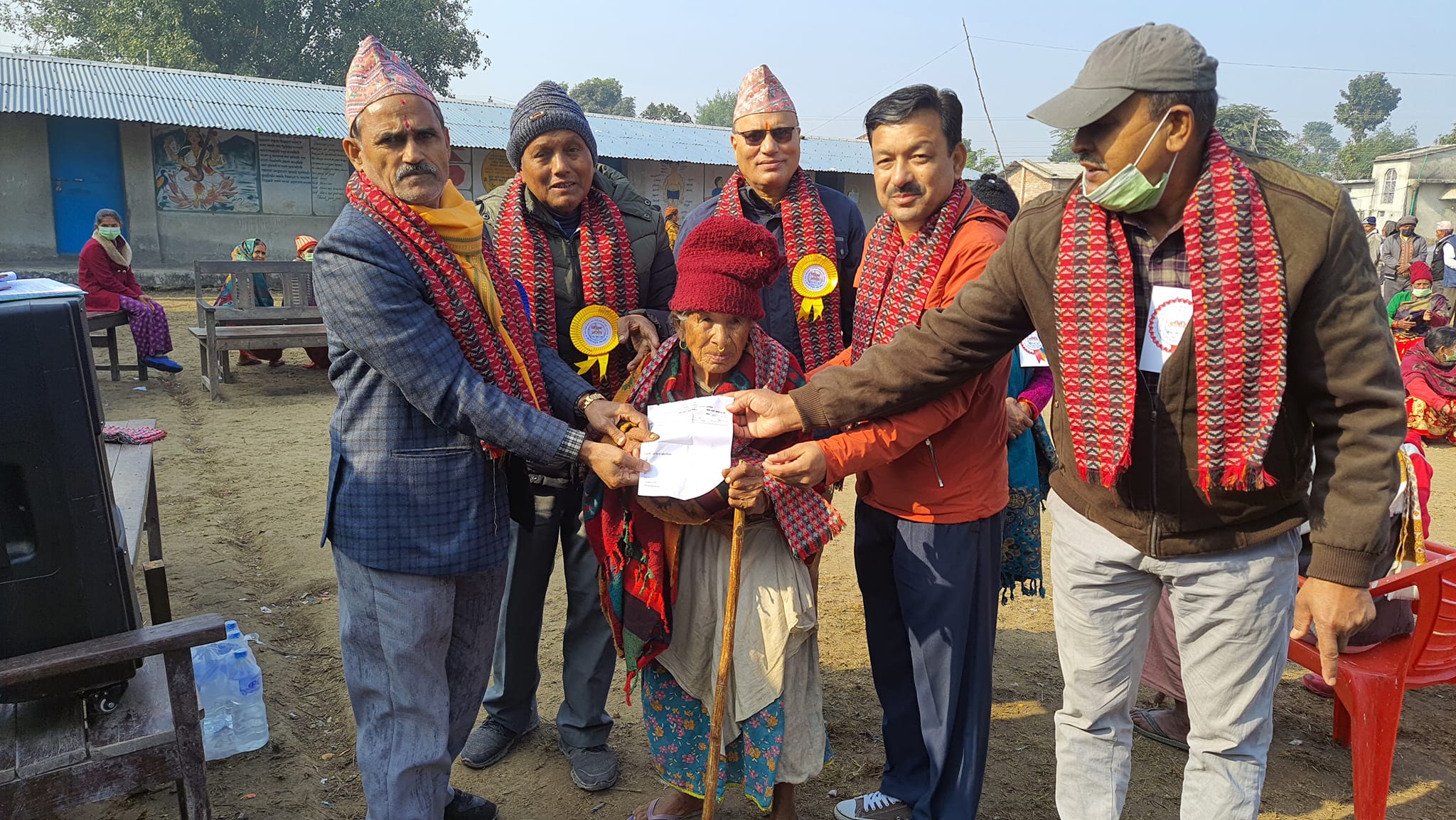 गोदावरी ७ लालपुरमा आयोजना गरिएको निशुल्क आखाँ शिविरमा ५ सय २५ जनाले सेवा लिए 