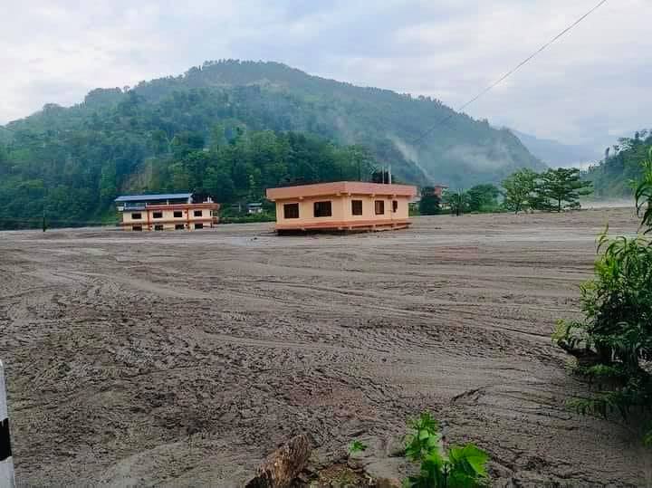 बाढी पहिरोमा परी देशभर पाँच दिनमा १५ जनाले ज्यान गुमाए, ३० जना बेपत्ता