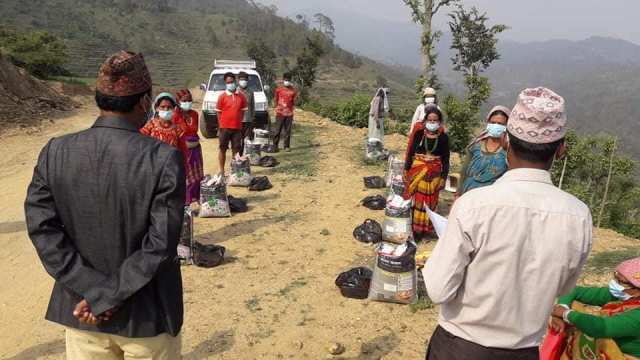 प्राकृतिक श्रोत द्वन्द्वरुपान्तरण केन्द्रद्वारा अजयमेरुमा राहत वितरण