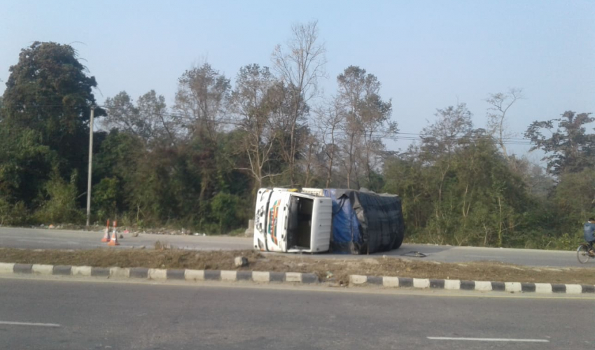 गएराति गेटामा ट्रक दुर्घटना