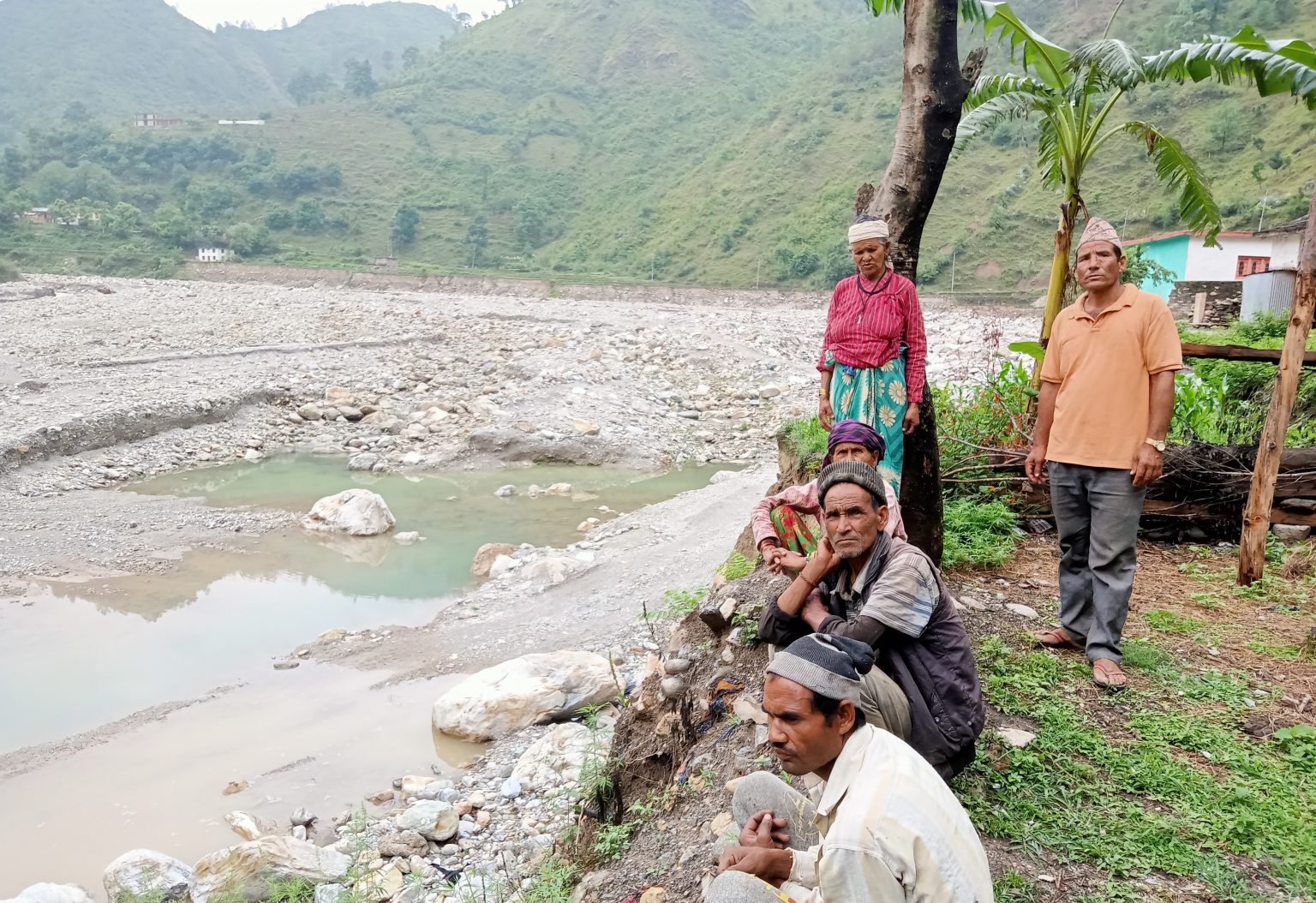 बझाङको खप्तडछान्नाका बाढीपीडित भन्छन् - ‘राहतको पखाईमा बित्यो वर्ष दिन '