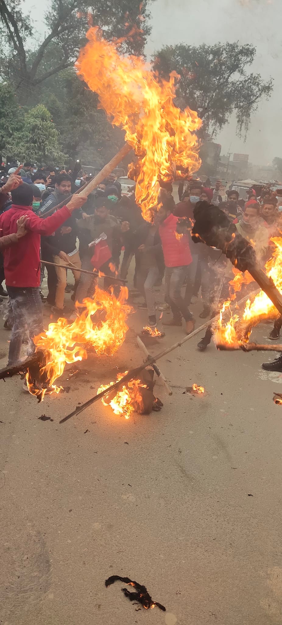 पेट्रोलियम पदार्थमा भएको मूल्यवृद्धिको विरोधमा धनगढीमा प्रदर्शन