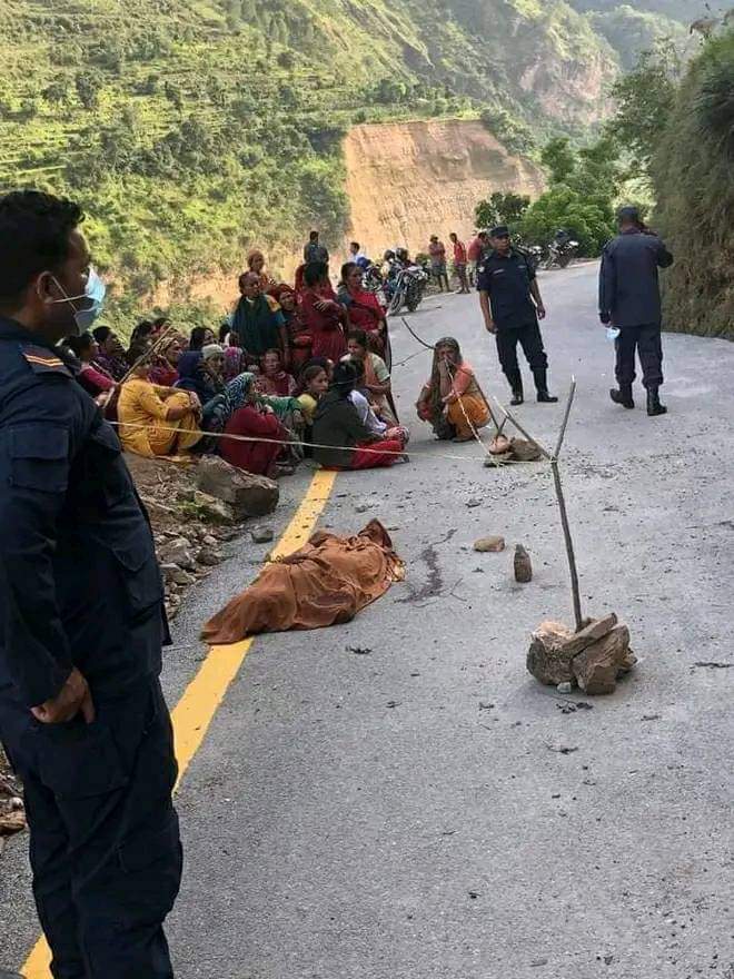 बझाङ मा ७० बर्षिय एक महिला को ढुँगा लागेर ज्यान गयो