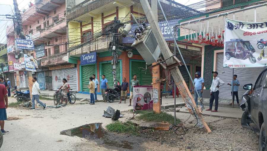 धनगढी उपमहानगर १ - मा हाइलेक्स गाडी दुर्घटना